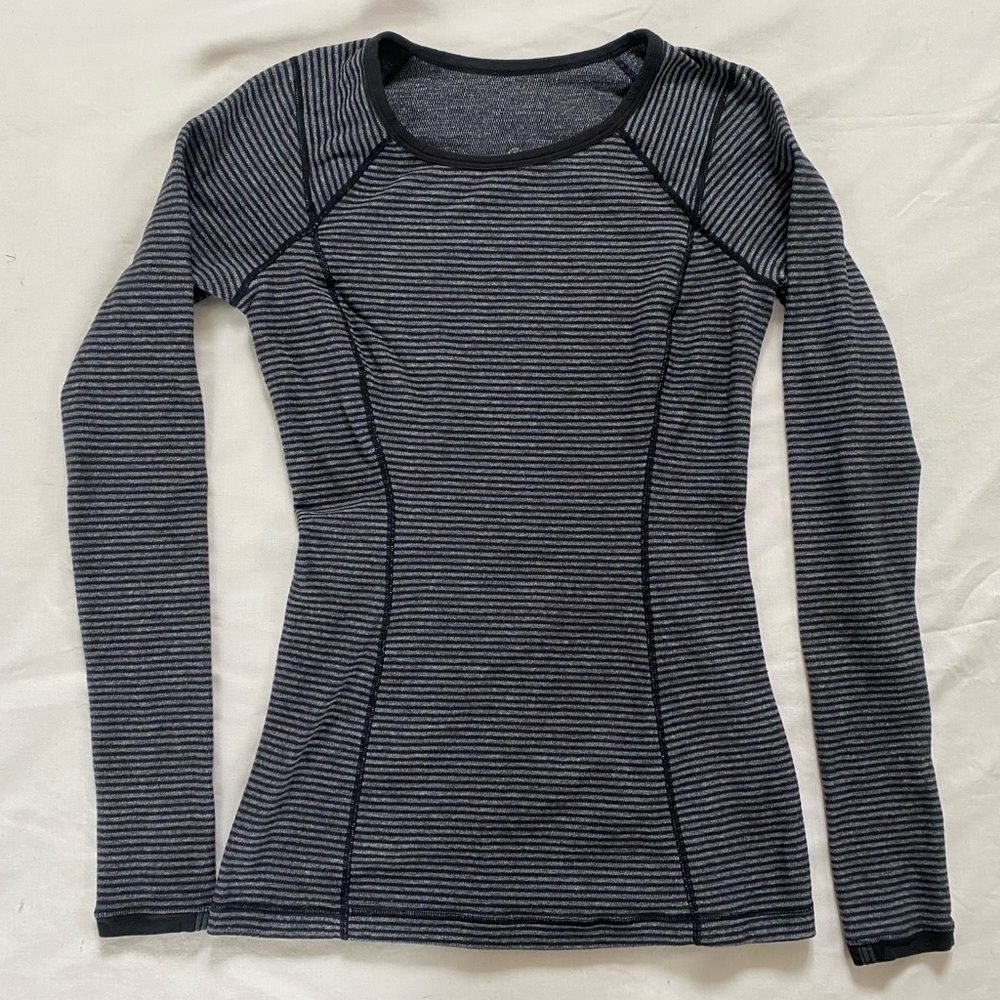 LuluLemon Pull over long sleeve top 8